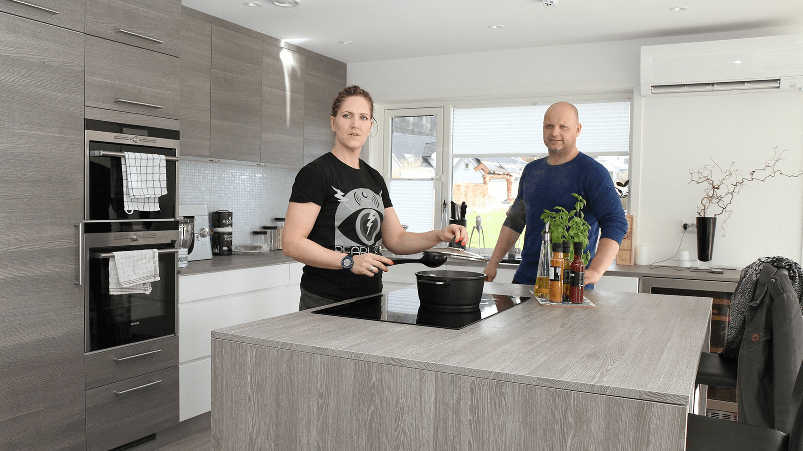 Gode løsninger på kjøkkenet. Kjøkkenøya er blitt en populær samlingsplass