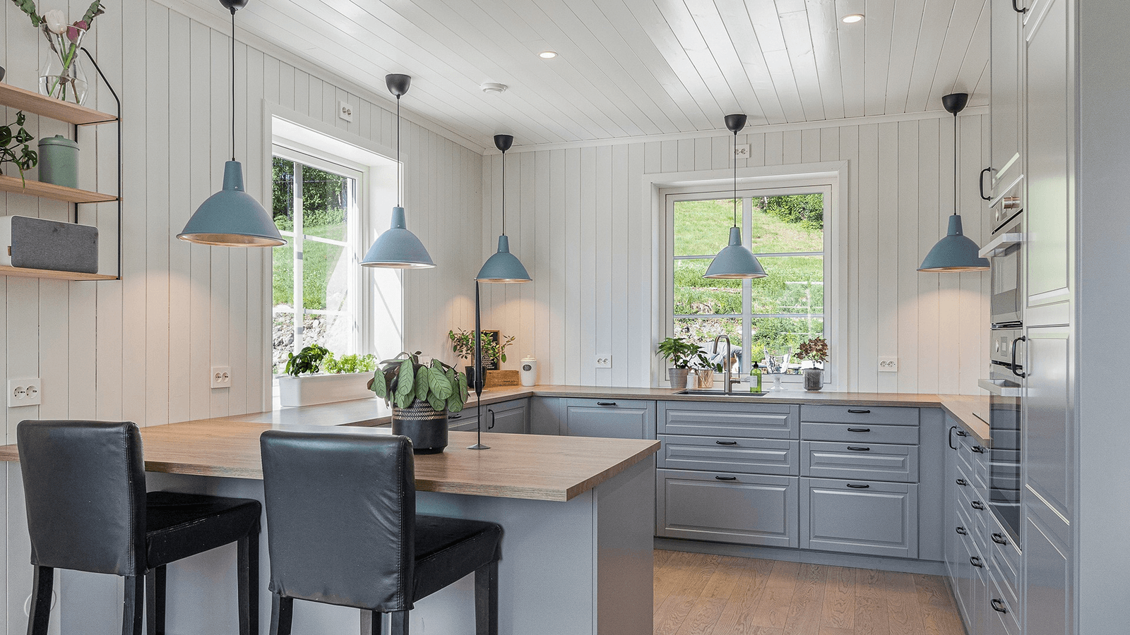 Ida og Andreas valgte å kjøpe og montere kjøkkenet selv. Egeninnsats er selvfølgelig en mulig løsning.