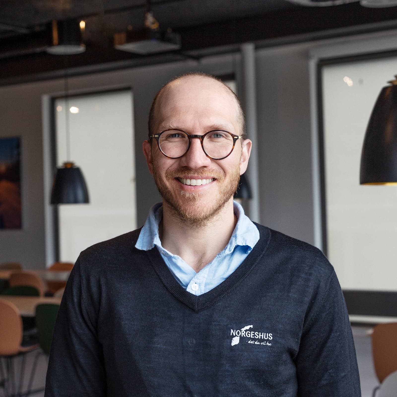 - Kraftpakken er først og fremst et energibesparende tiltak. Du kan spare vesentlig med energi til huset ditt. Noe som kommer godt med, spesielt når verden står foran en energikrise og strømprisene er høye, sier Toscher.