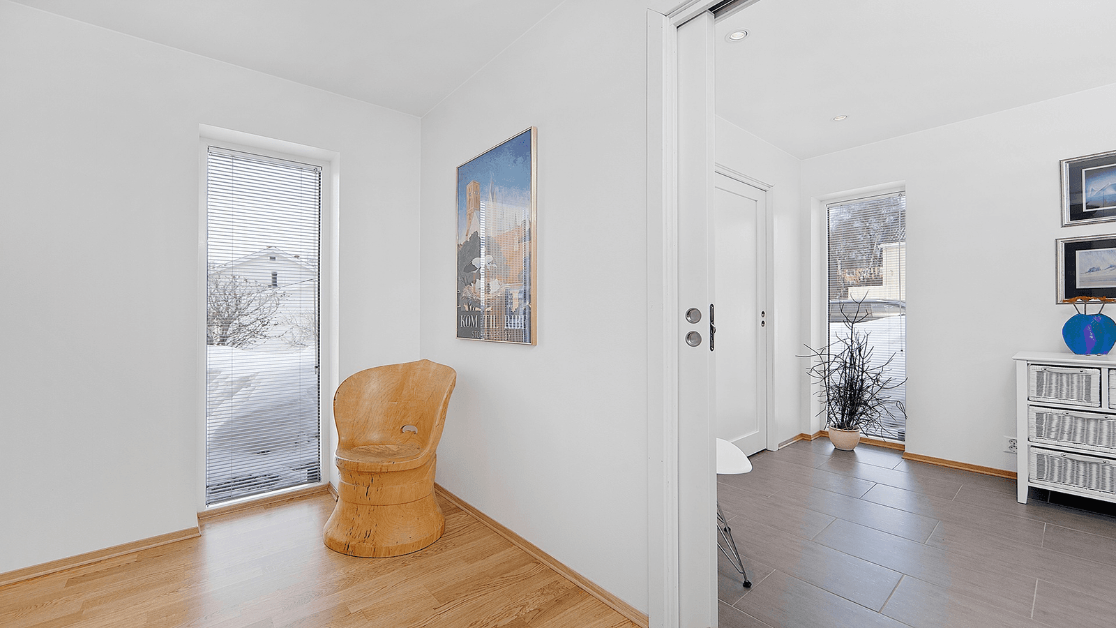 Kubbestolen ble med fra det gamle huset og gir en fin kontrast mellom gammelt og nytt